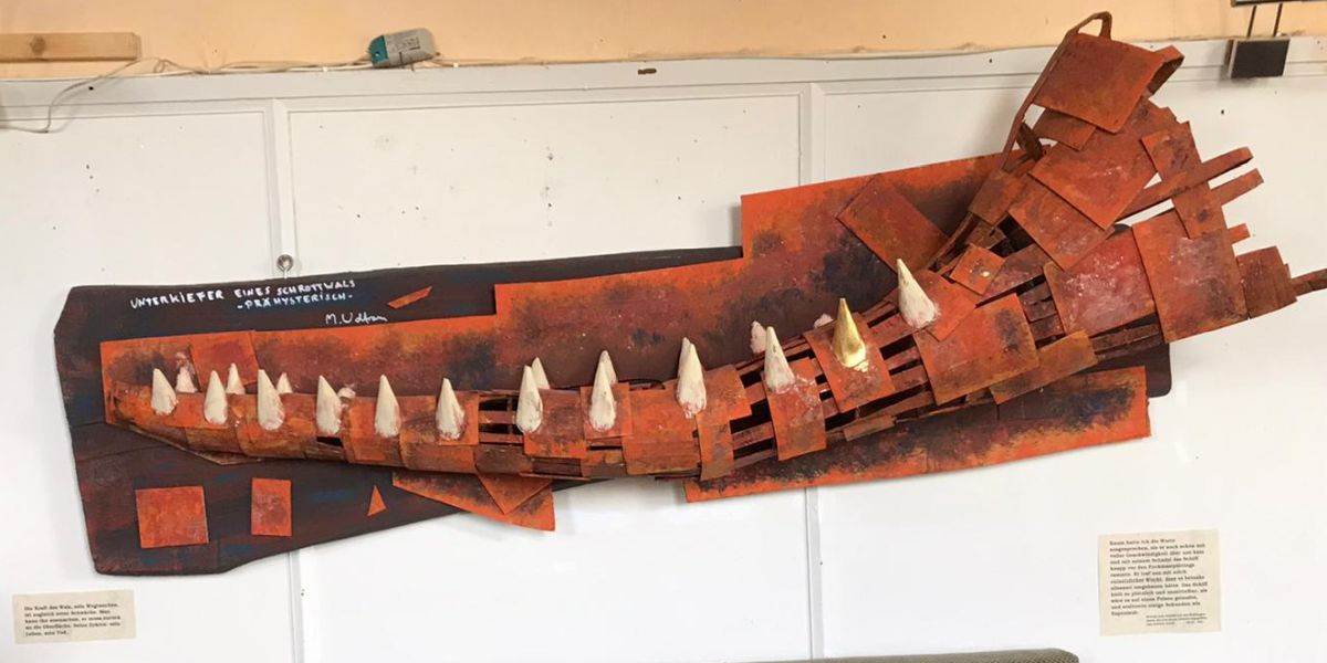Wal-Unterkiefer Wal Unterkiefer Kunstausstellung Martin Wolfram